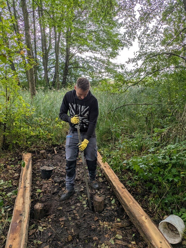 turcianska zahradka - jazernica chodnik